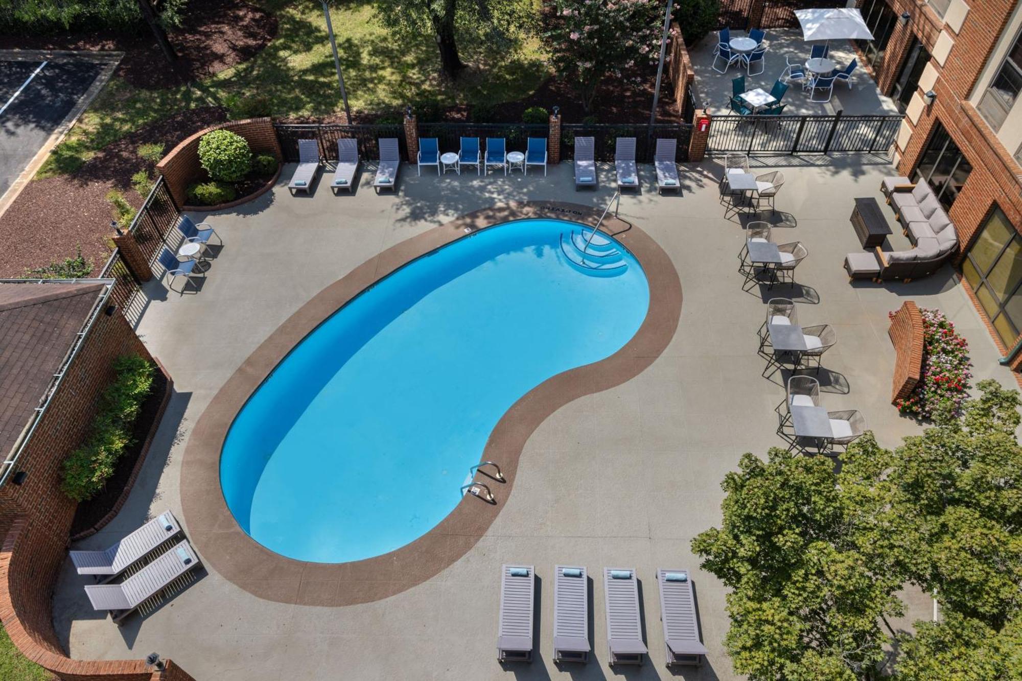 Four Points By Sheraton Greensboro Airport Esterno foto