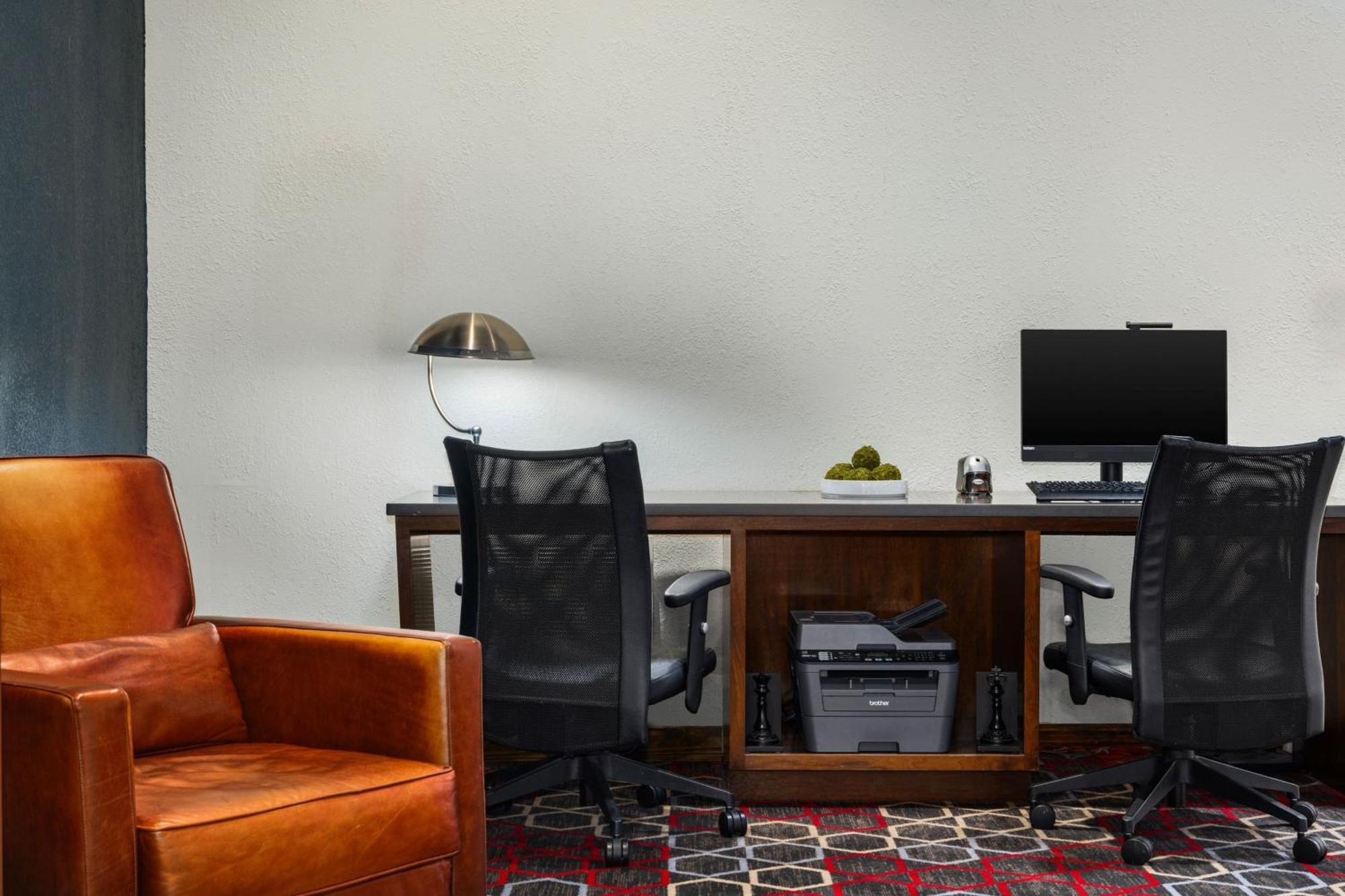 Four Points By Sheraton Greensboro Airport Esterno foto