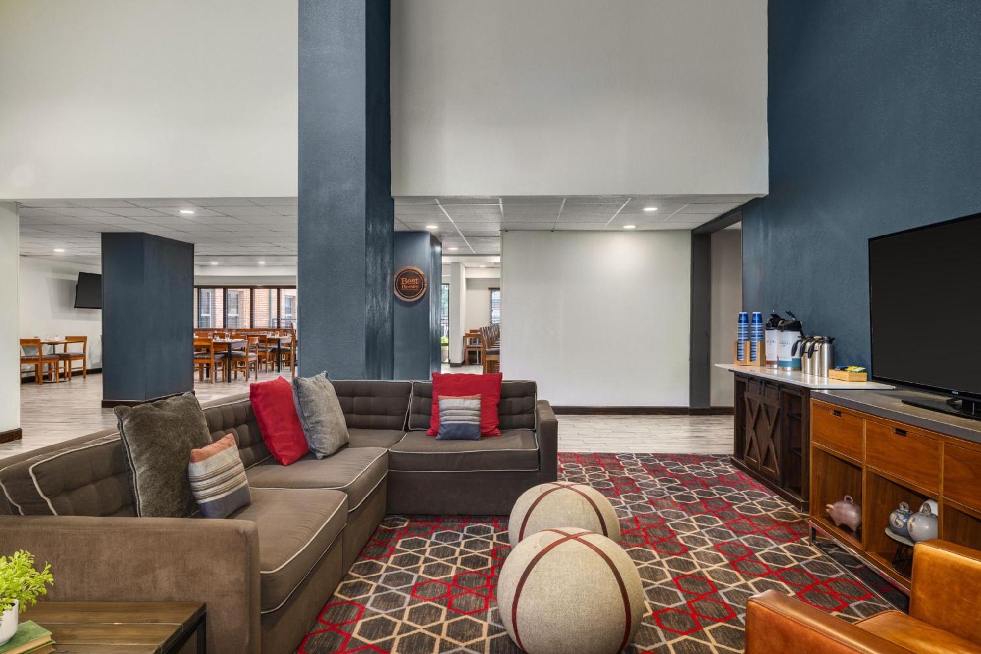 Four Points By Sheraton Greensboro Airport Esterno foto
