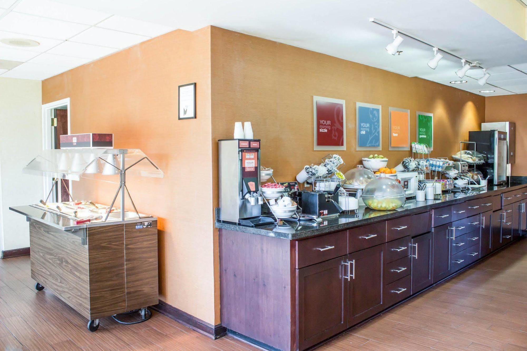 Four Points By Sheraton Greensboro Airport Esterno foto